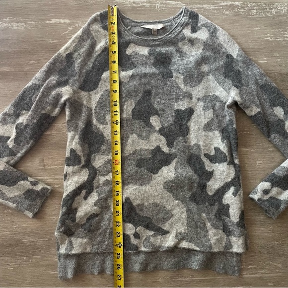 Medium Athleta Merino Wool Sweater in grey camo - Picture 4 of 8